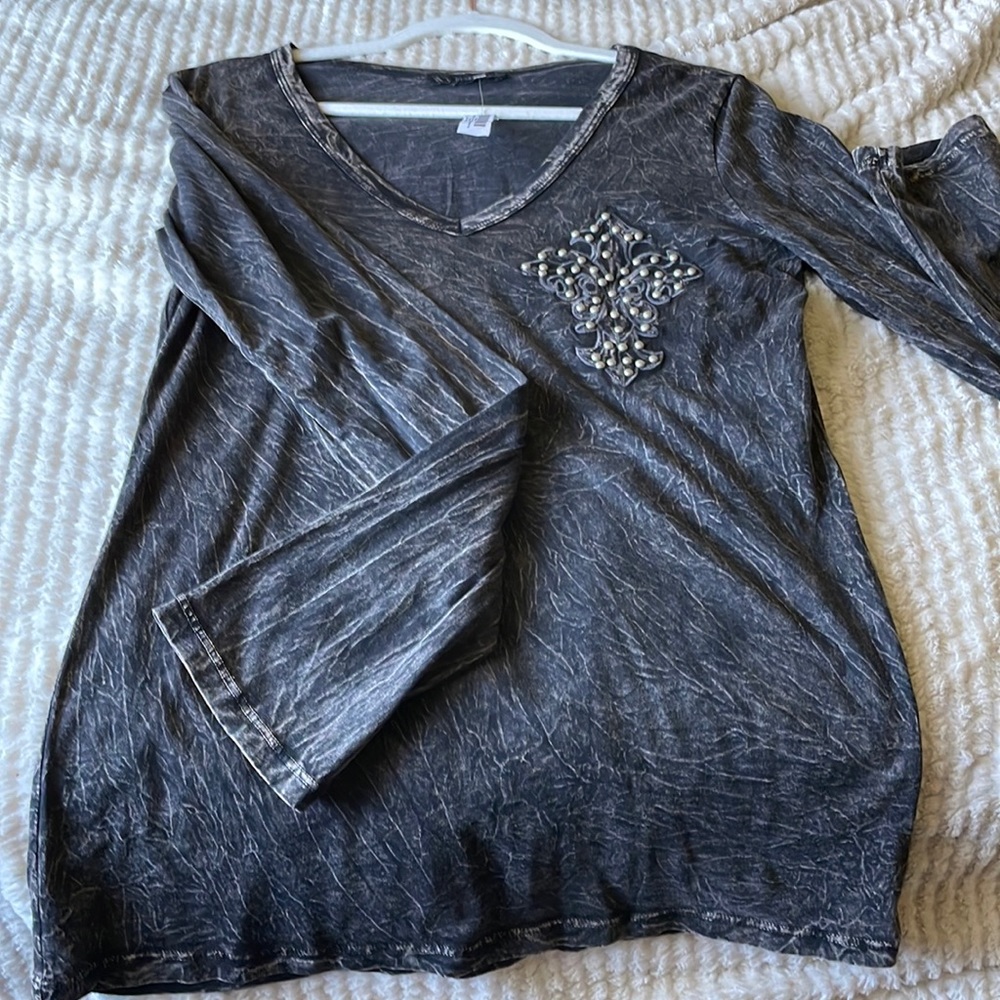 Xl Urban X long sleeve shirt.